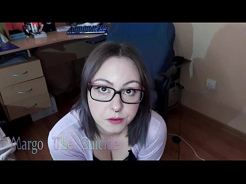 ❤️ 안경을 쓴 섹시한 여자가 카메라에 딜도를 빤다. 그냥 포르노 ko.virtsextor.ru에서