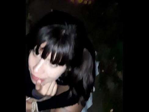 ❤️ 거리에서 사탕과 교환으로 부어오른 페니스 그냥 포르노 ko.virtsextor.ru에서